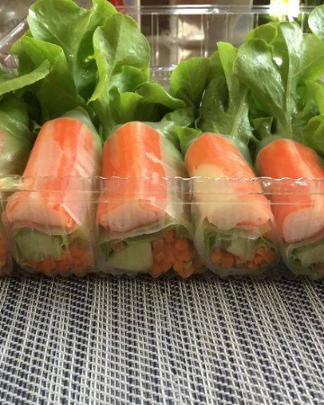 สลัดโรลใส้ทูน่า