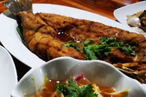 กระพงทอดน้ำปลา