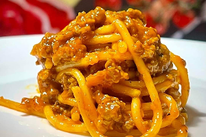 สปาเกตตี้ซอสมะเขือเทศ หมูสับ Spaghetti with Tomato Sauce and Minced Pork