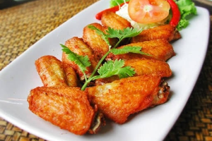 ปีกไก่ทอดน้ำปลา