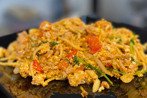 สปาเกตตี้ ผัด ไข่ เนื้อโคขุน Stir-fried spaghetti with eggs and minced beef