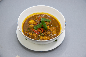 แกงพริกไก่ ( Chicken Red Curry )