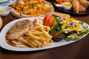 สเต็กอกไก่ กับ ซอสเห็ด ( Roasted Free-Range Chicken Breast With Mushroom Sauce )