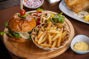 ชีสบีฟเบอร์ ( Cheese Beef Burger )