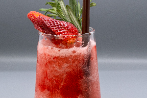 สตรอว์เบอร์รี่ปั่น ( Strawberry shake )