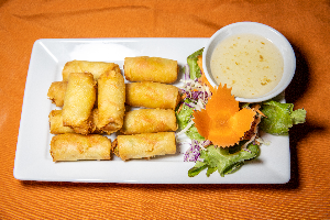 ปอเปี๊ยะผัก ( Deep Fried Vegetable Spring Roll )