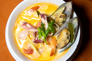 ต้มข่าทะเล ( Tom Kha Seafood )