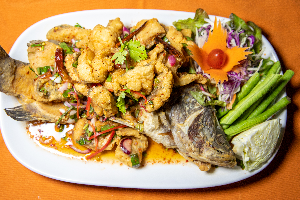 ลาบปลากะพงกรอบ ( Crispy Sea Bass Spicy Salad )