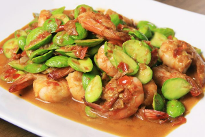 กุ้งผัดกะปิใส่สะตอ ( Stir fried Shrimp with Chili Paste )