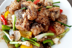 หมูผัดพริกไทยดำ ( Stir fried Pork with black pepper )