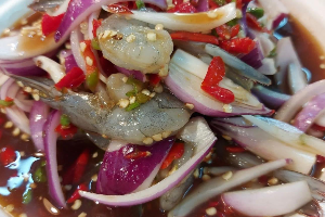 ยำกุ้งสด