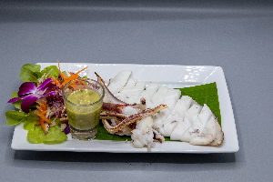ปลาหมึกย่าง 1 กิโลกรัม ( Grilled Squid )