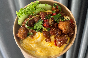 ไข่ข้นกะเพราไก่กรอบ