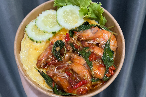 ไข่ข้นกะเพรากุ้ง