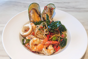 สปาเก็ตตี้ขี้เมาทะเล ( Spaghetti Thai Spicy Seafood )