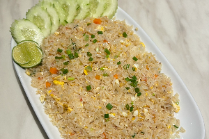 ข้าวผัดไข่ (ใหญ่) Fried Rice With Eggs (Big)