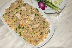 ข้าวผัดไก่ (ใหญ่) Fried Rice with Chicken (BIG)