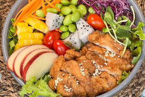 สลัดผักไก่กรอบ