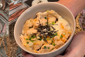 ข้าวหน้าไก่ซีอิ๋วญี่ปุ่น