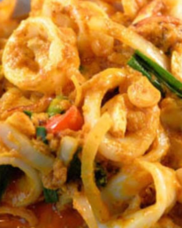 หมึกผัดไข่เค็ม