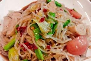 ตำเส้นเล็กหมูยอ