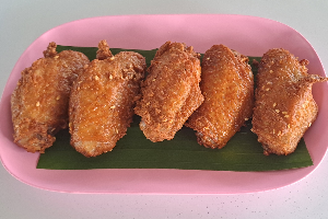ปีกไก่ทอดน้ำปลา