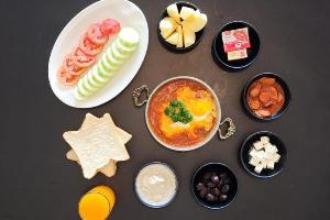 005 Turkish Breakfast Set Fried Eggs In Menemen /ชุดไข่ดาวแมแนแมน