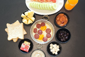 007 Turkish Breakfast Set Sucuk And Eggs Fried / ชุดไข่ดาวซูจุ๊ก