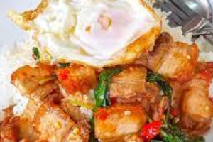 กะเพราหมูกรอบ