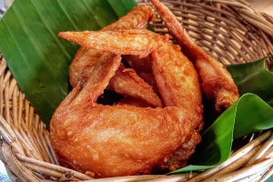 ปีกไก่ทอดน้ำปลา