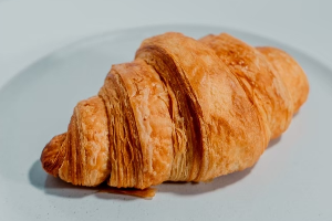 Plain croissant (ครัวซองต์เนยสด)