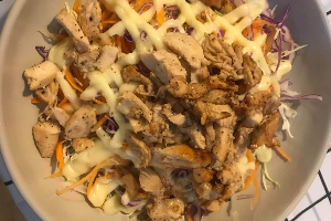สลัดไก่ย่าง