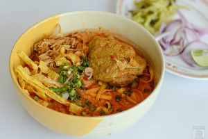 ข้าวซอยไก่ยูนาน CHICKEN CHINESE-NORTHERN NOODLES (KAOSOI)