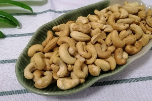 เม็ดมะม่วงทอด