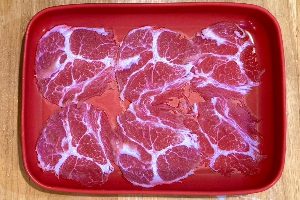 สันคอหมู / Sliced Pork Collar