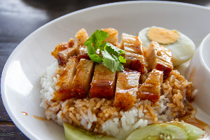 ข้าวหมูกรอบ