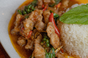 ผัดเผ็ดหมูป่า (ราดข้าว)