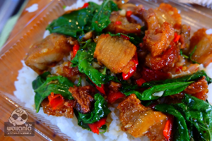 ผัดคะน้า (ราดข้าว)