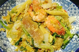 สุกี้หมู,ไก่หรือรวมมิตรกุ้งปลาหมึก