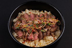 Ribeye with Salt and Chili Fried Rice (Jeaw Suace)