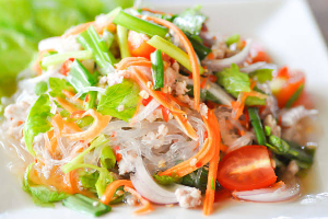 ยำวุ้นเส้น