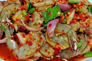 ยำกุ้งสด