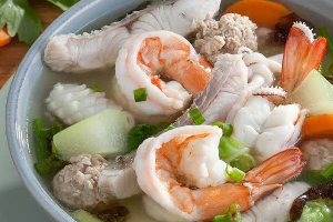 แกงจืดรวมมิตรทะเล (MIXED SEAFOOD WITH VEGETABLE CLEAR SOUP)