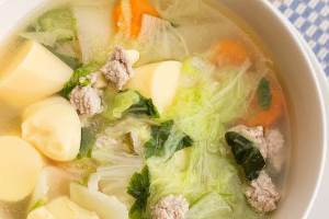 แกงจืดเต้าหู้ไก่สับ (BEAN CURD WITH MINCED CHICKEN CLEAR SOUP)