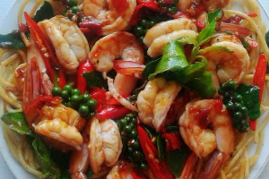 ผัดขี้เมากุ้ง/เนื้อ (SPICY THAI FRIED WITH SHRIMP/BEEF)