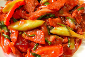 ผัดเนื้อแดง ( SRIR FRIED RED BEEF)