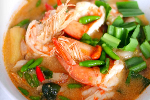 ต้มยำกุ้ง (TOM YAM KUNG)