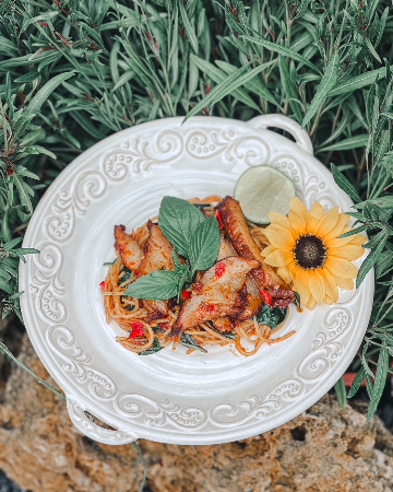 สปาเกตตี้พริกเผา / Stir-Fried Spaghetti Thai Chili Paste ( กรุณาระบุเนื้อสัตว์ )