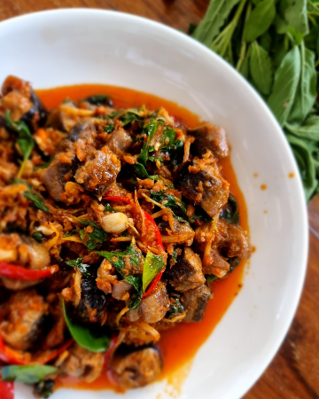 ผัดเผ็ดปลาไหล,กบ