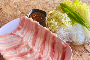 ชุดสุกี้ลาวหมูสามชั้นสไลด์